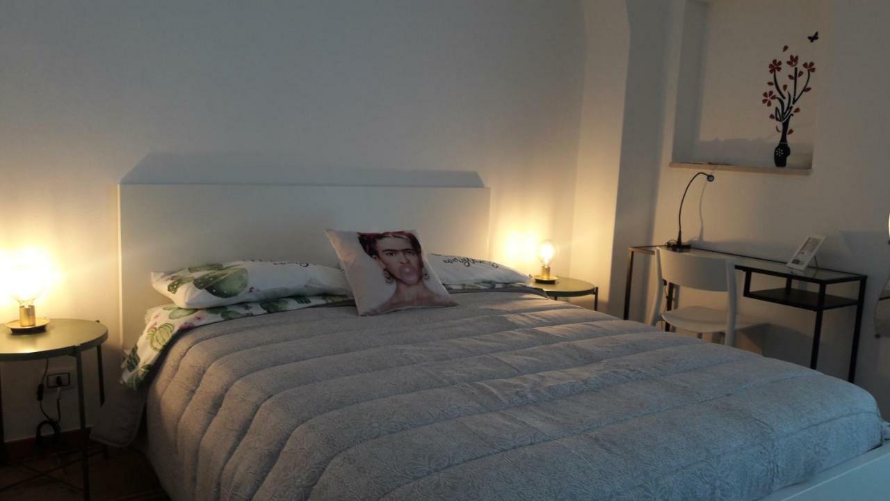Al Molo Sant'Eligio Hotel Taranto Exterior photo